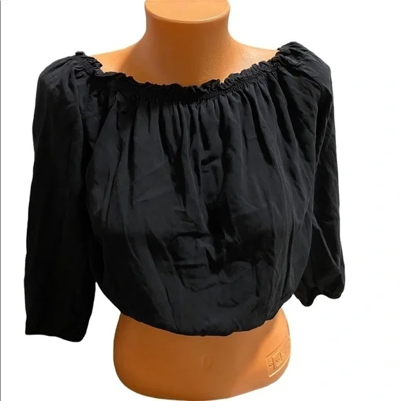 Brandy Melville Off Shoulder Black Crop Top Women's One Size 3/4 Sleeve - Picture 7 of 9